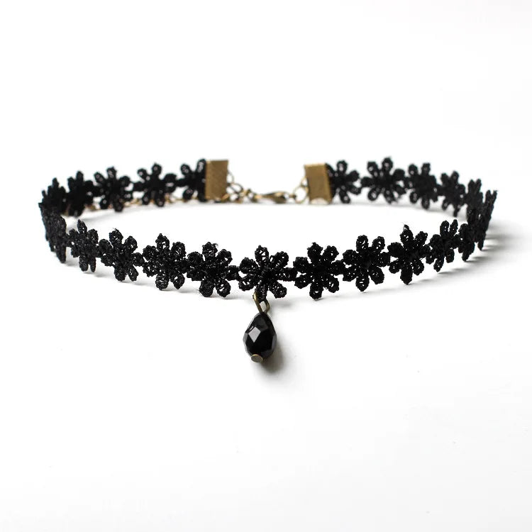 Personality Design Punk Style Black Lace Choker Necklace for Women Charm Geometric Square Pendant Goth Jewelry Accessory Gift