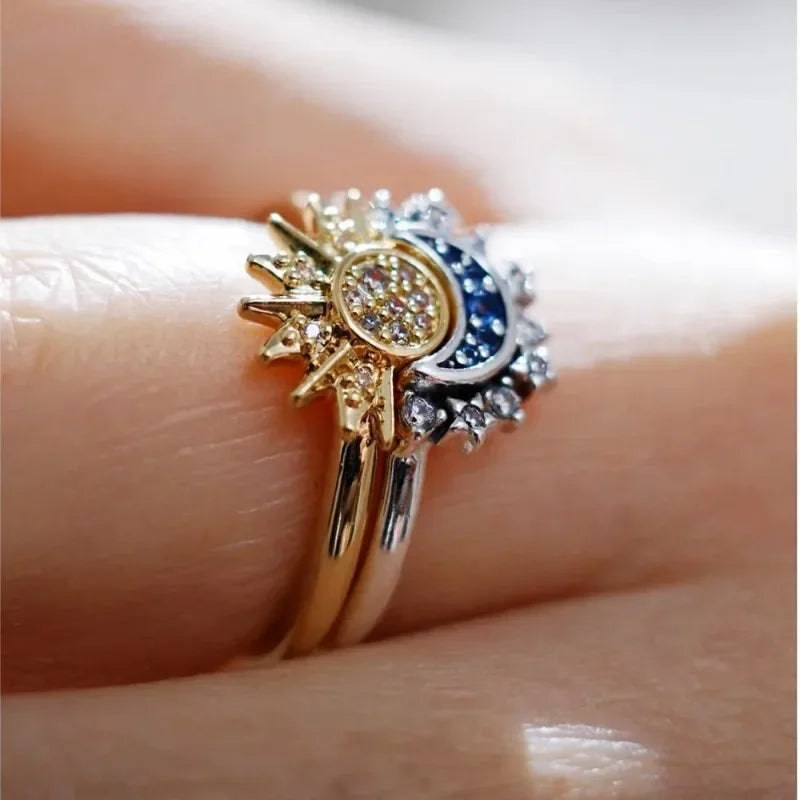 Creative Design Sun Moon Hug Couple Rings for Women Men Personality Luxury Crystal Zircon Opening Adjustable Jewelry Accessories